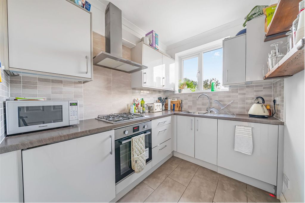 Property photo 3 of 14