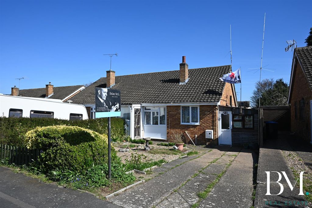 Property photo 1 of 16 Dickens Road Blue Sky.Jpg