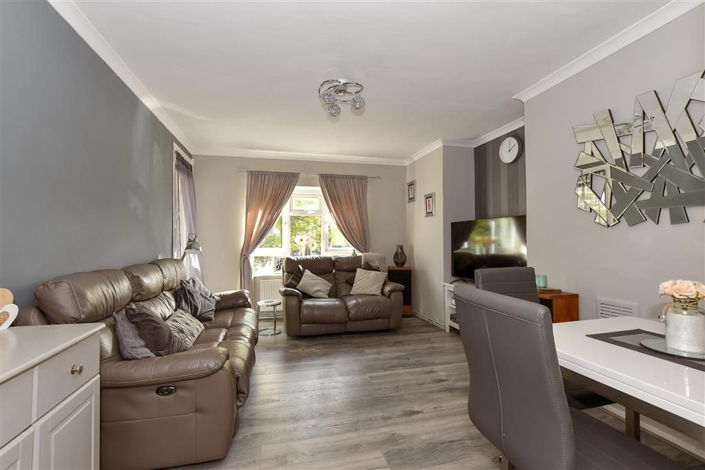 Property photo 3 of 11 Lounge/Dining Room