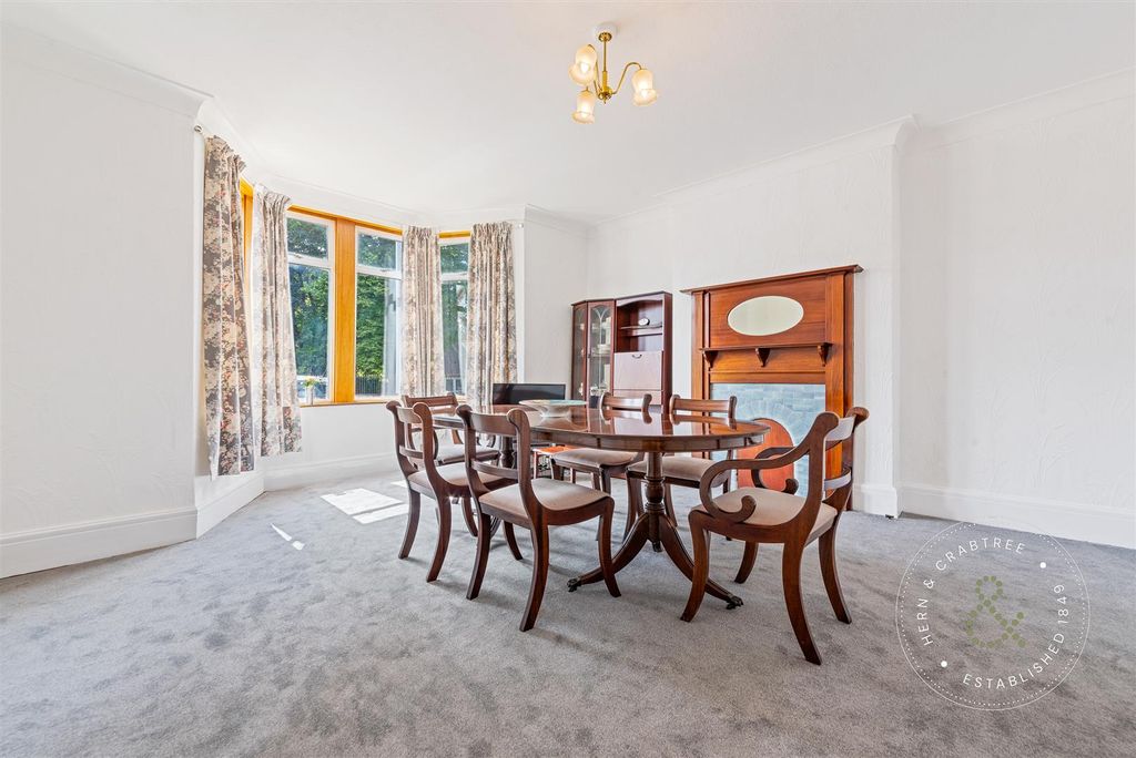 Property photo 3 of 48 Thompson-Avenue-17.Jpg