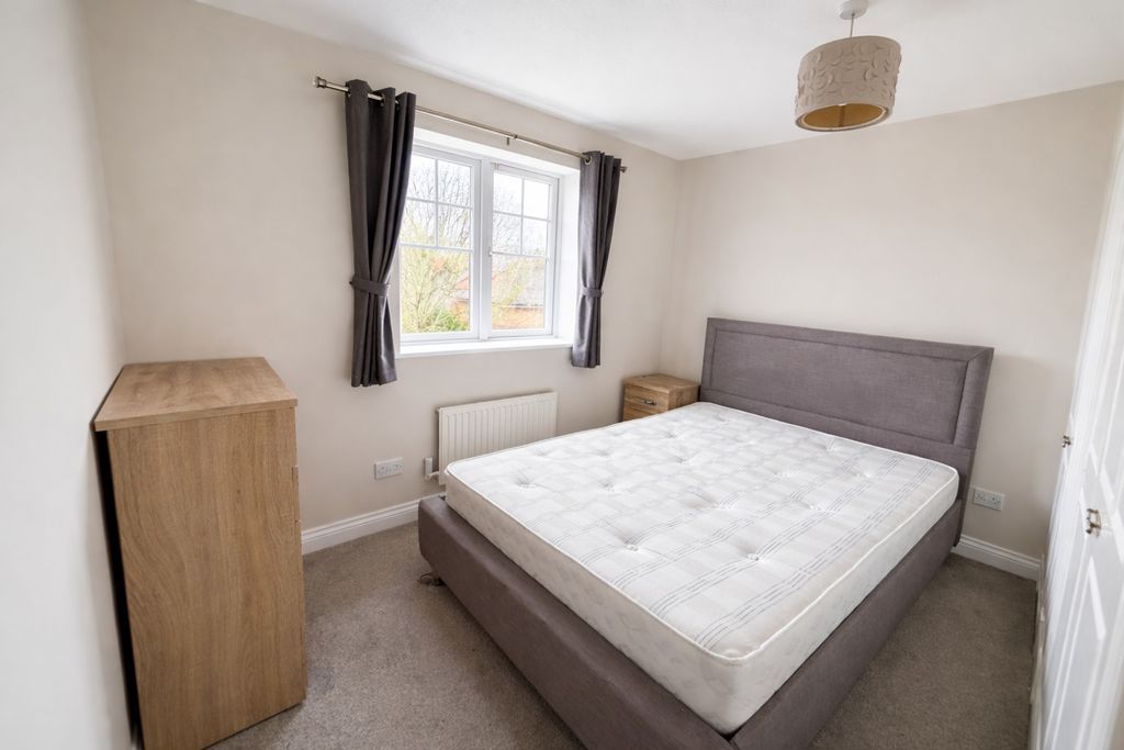 Property photo 3 of 8 Bedroom 2