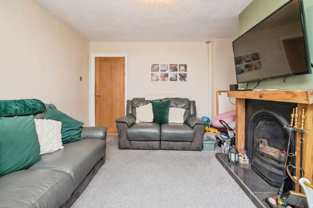Property photo 2 of 15