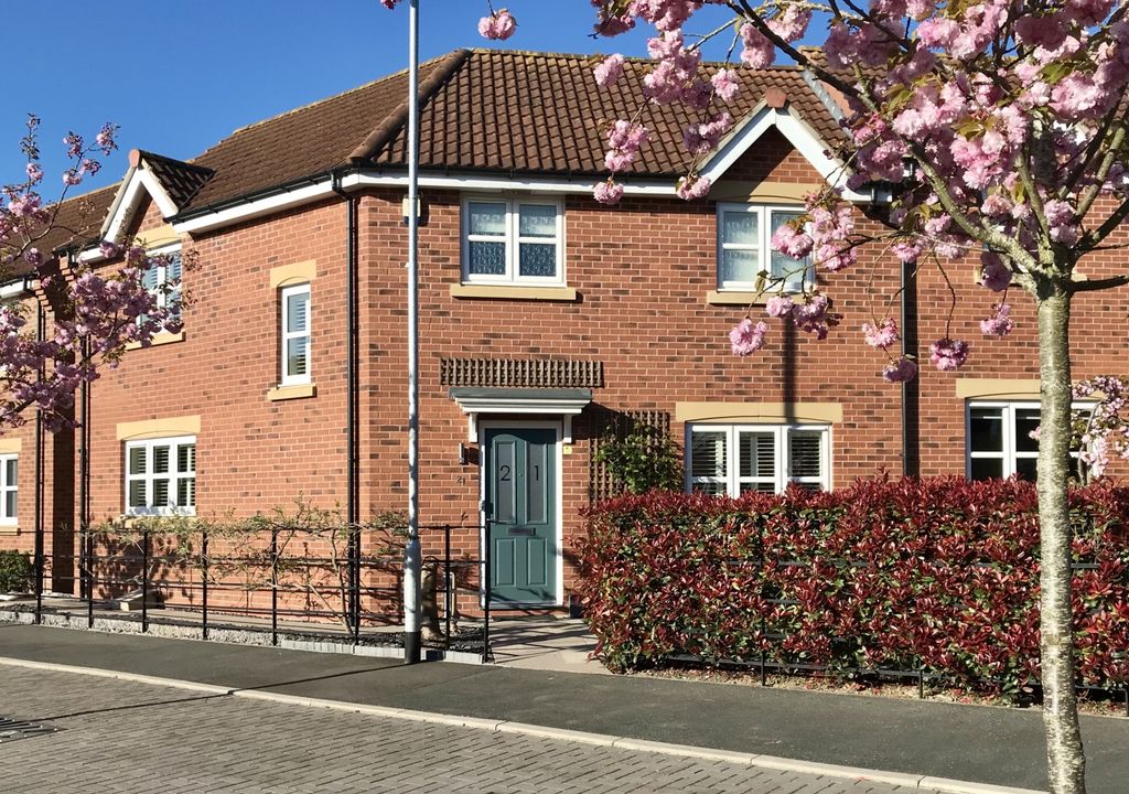 Property photo 1 of 18 Estate Agents Ewemove Scunthorpe - Front Aspect
