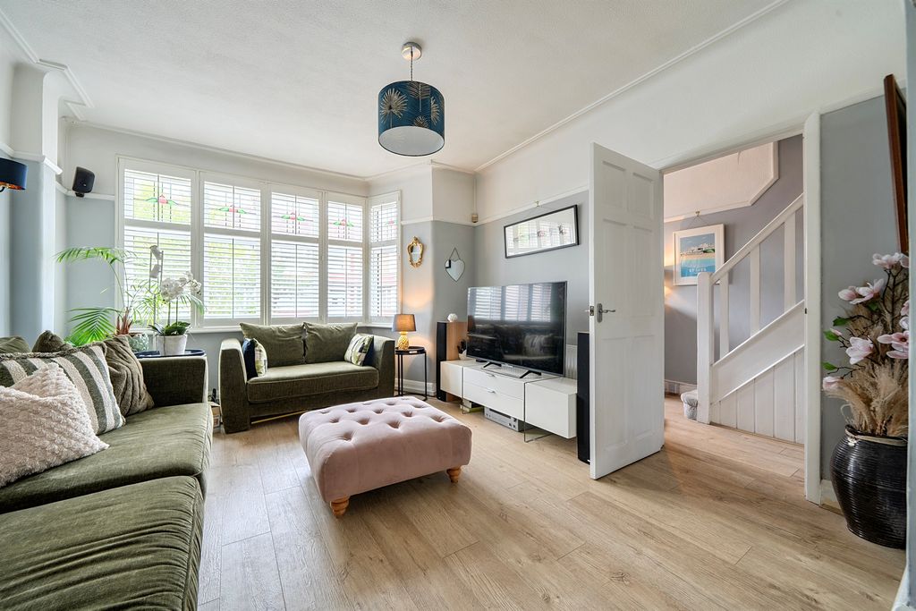 Property photo 2 of 12