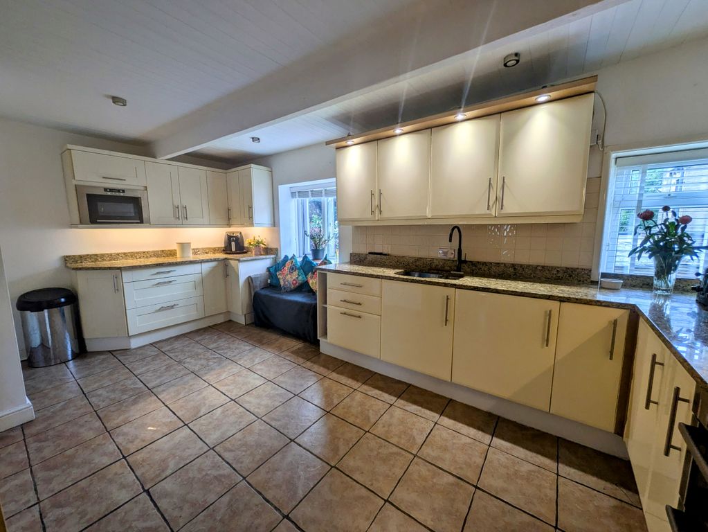 Property photo 3 of 25 1000017398