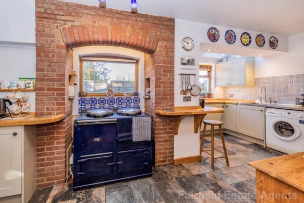 Property photo 3 of 21