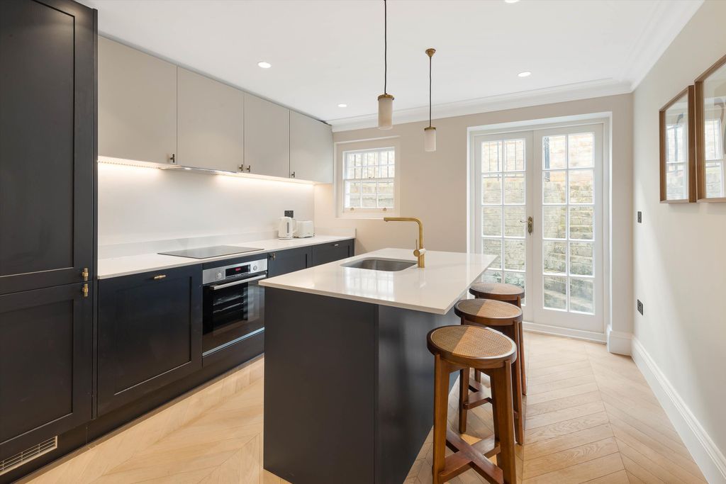 Property photo 3 of 8 Image