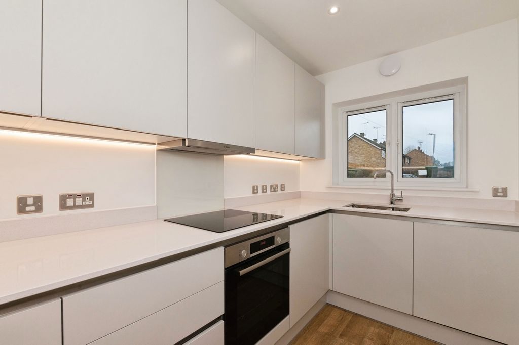 Property photo 3 of 21 Kitchen