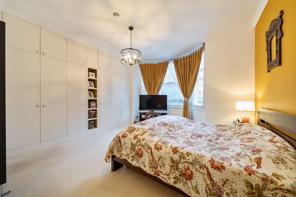 Property photo 3 of 16 1403942-7-69736Bc...