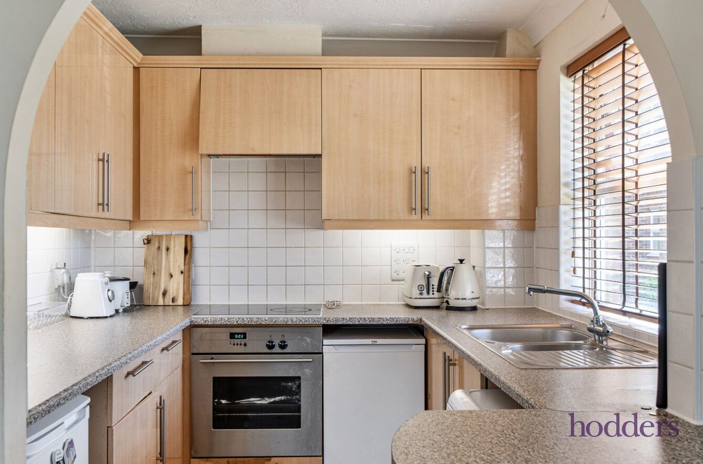 Property photo 3 of 17 6E2c884F-3Dbf-448...