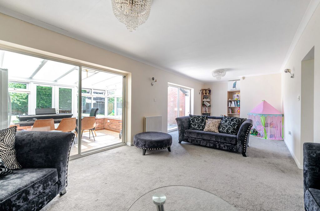 Property photo 3 of 19 1333607-18-6899Cb...