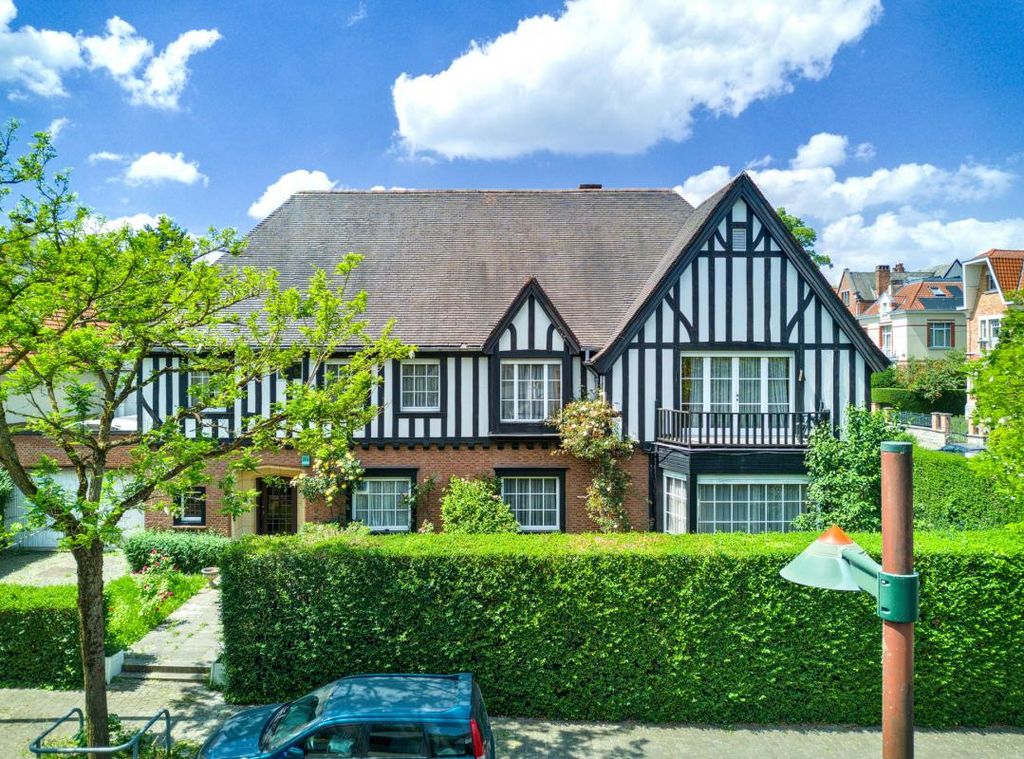 Property photo 1 of 36