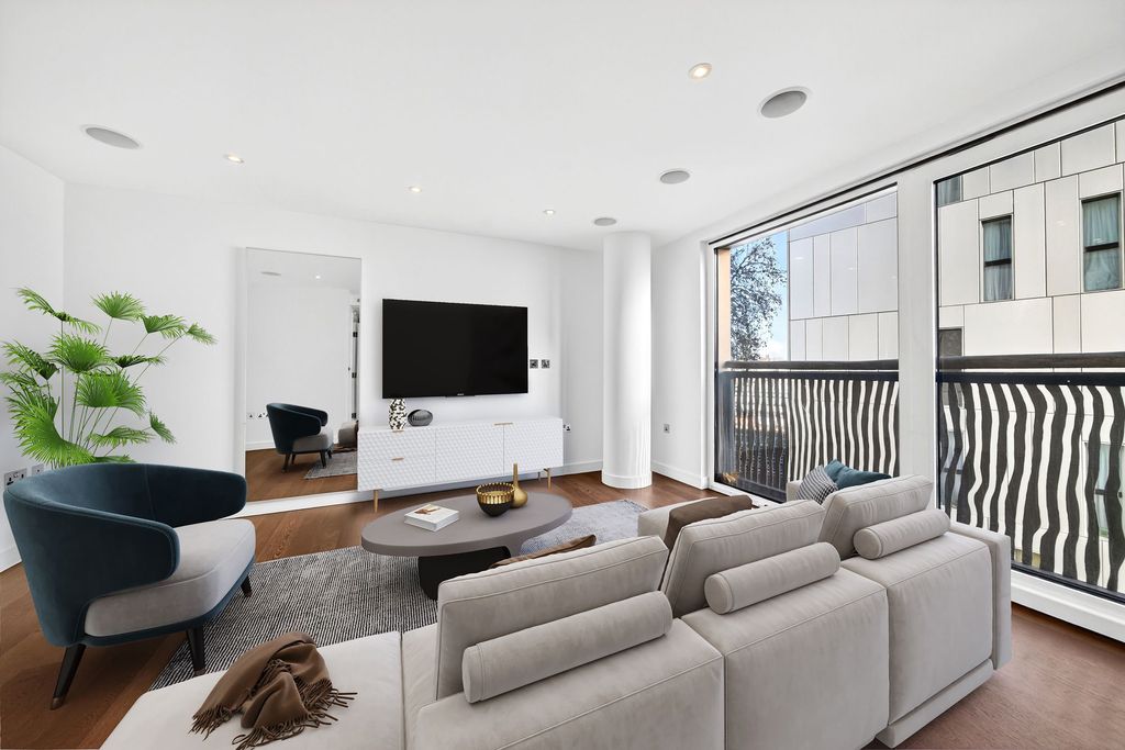 Property photo 2 of 13