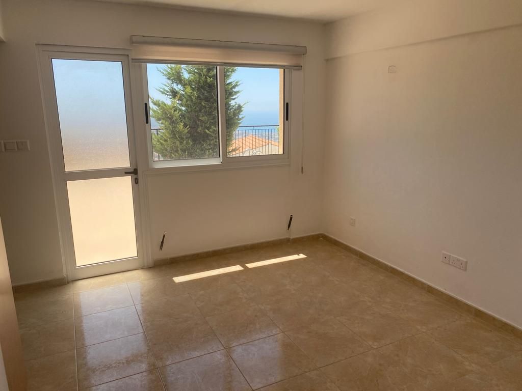 Property photo 3 of 35