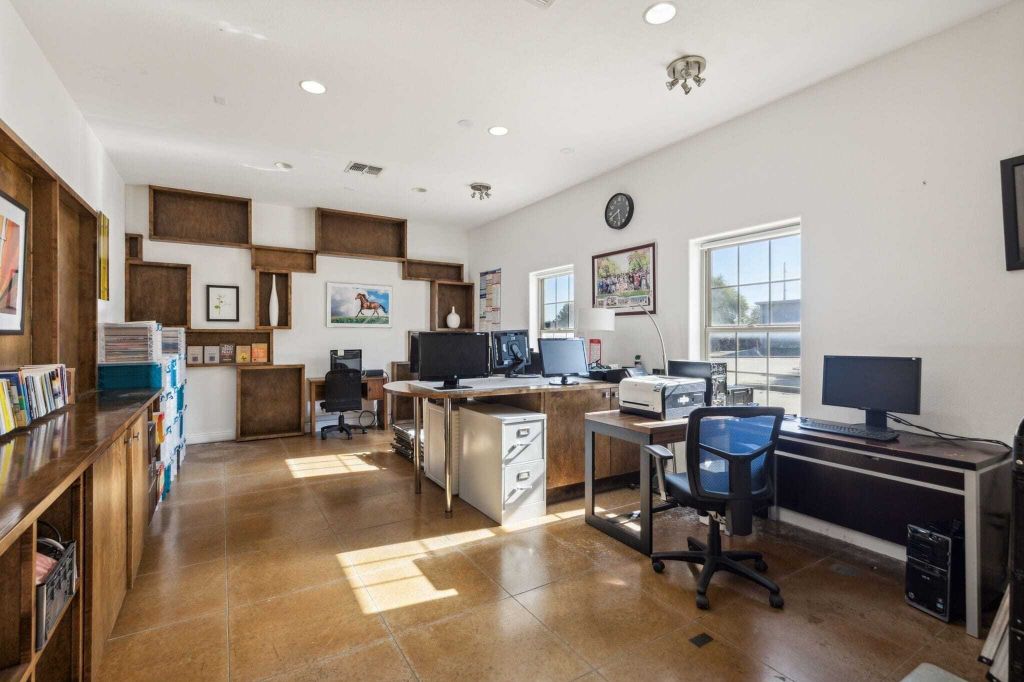 Property photo 1 of 2 <Alttext/>