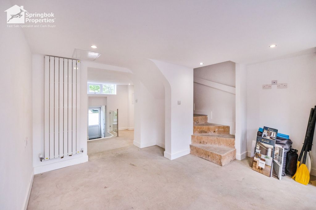 Property photo 3 of 20 Image 2