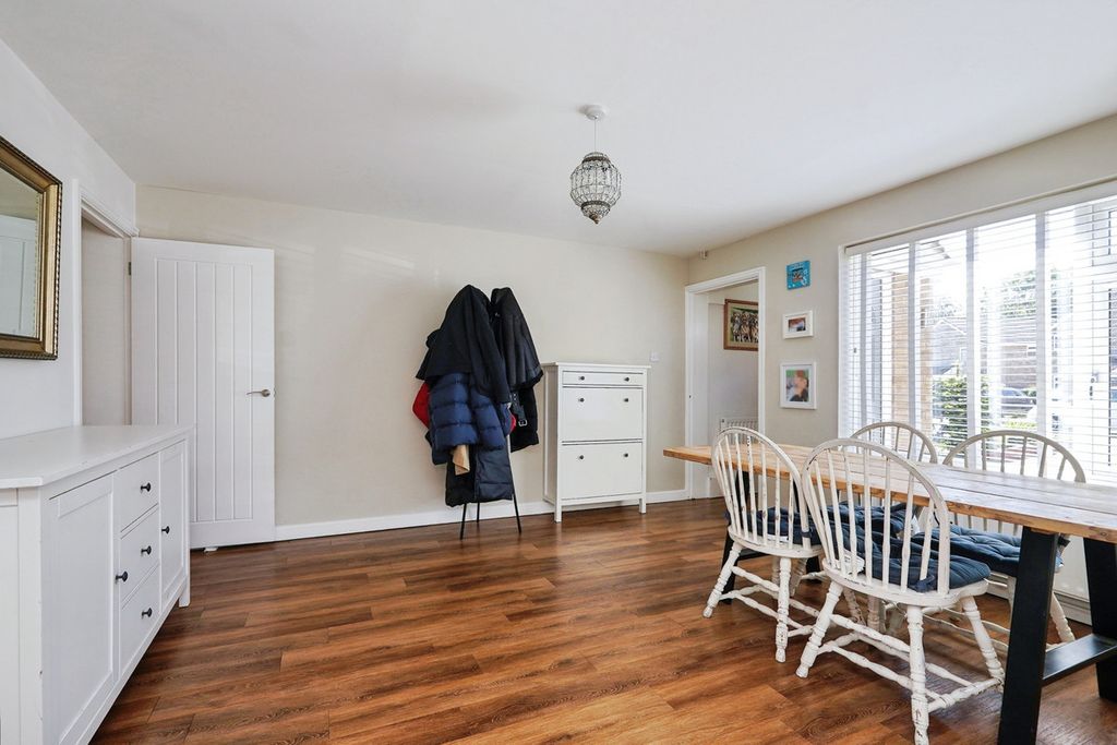 Property photo 3 of 25
