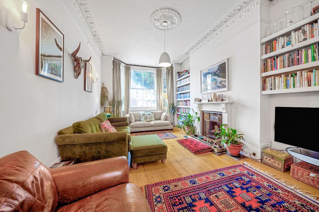 Property photo 2 of 12