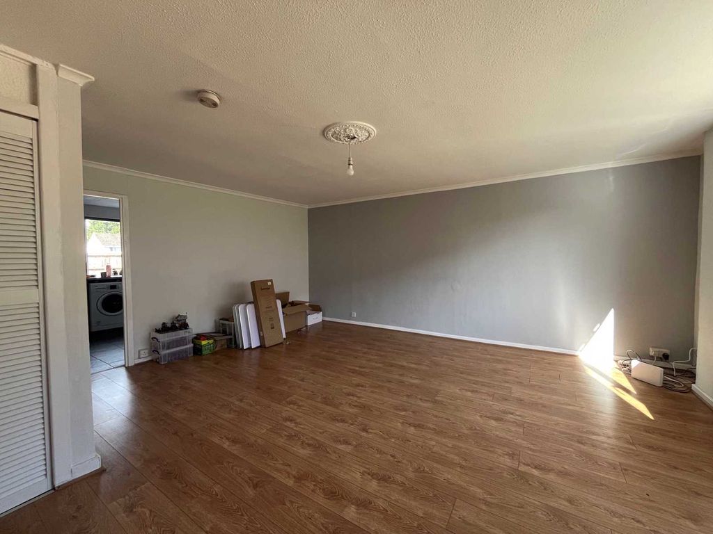 Property photo 2 of 6 Living Room