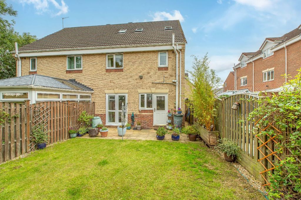 Property photo 1 of 32