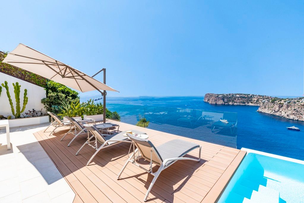 Property photo 2 of 17 Pool Terrace