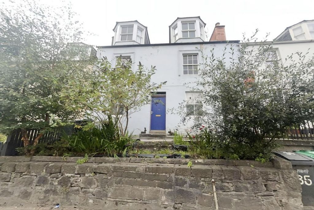 Property photo 1 of 9