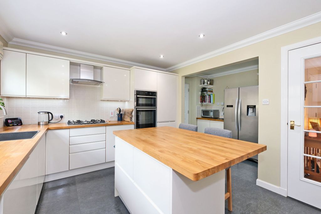 Property photo 2 of 70