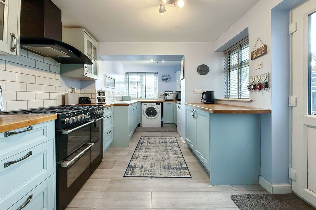 Property photo 3 of 17 Picture No. 37