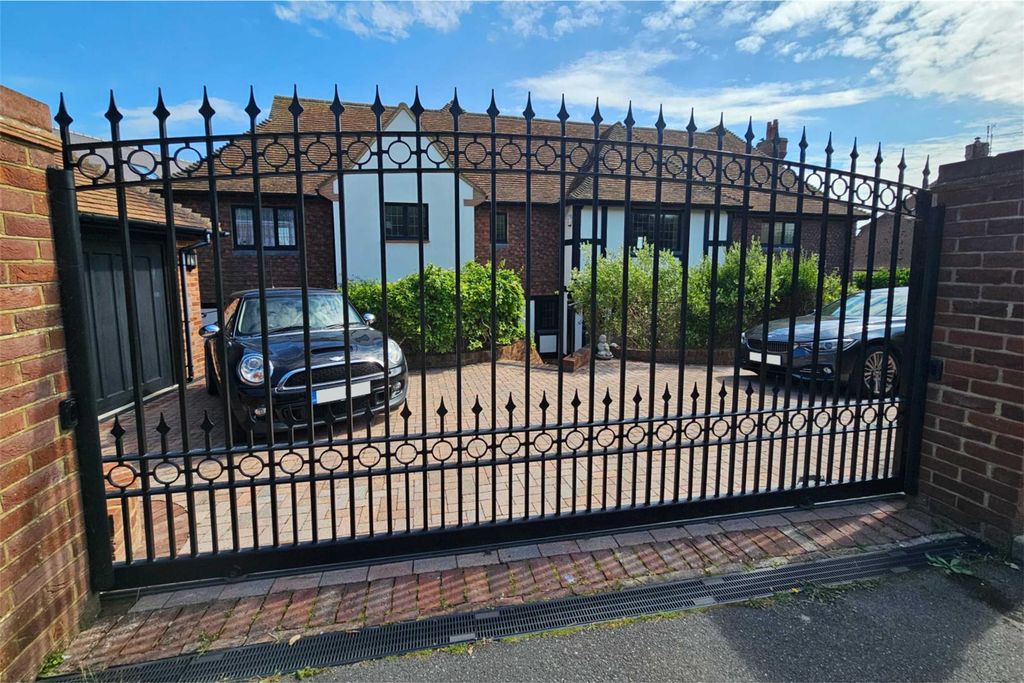 Property photo 3 of 25 2. Front Gate.Jpg