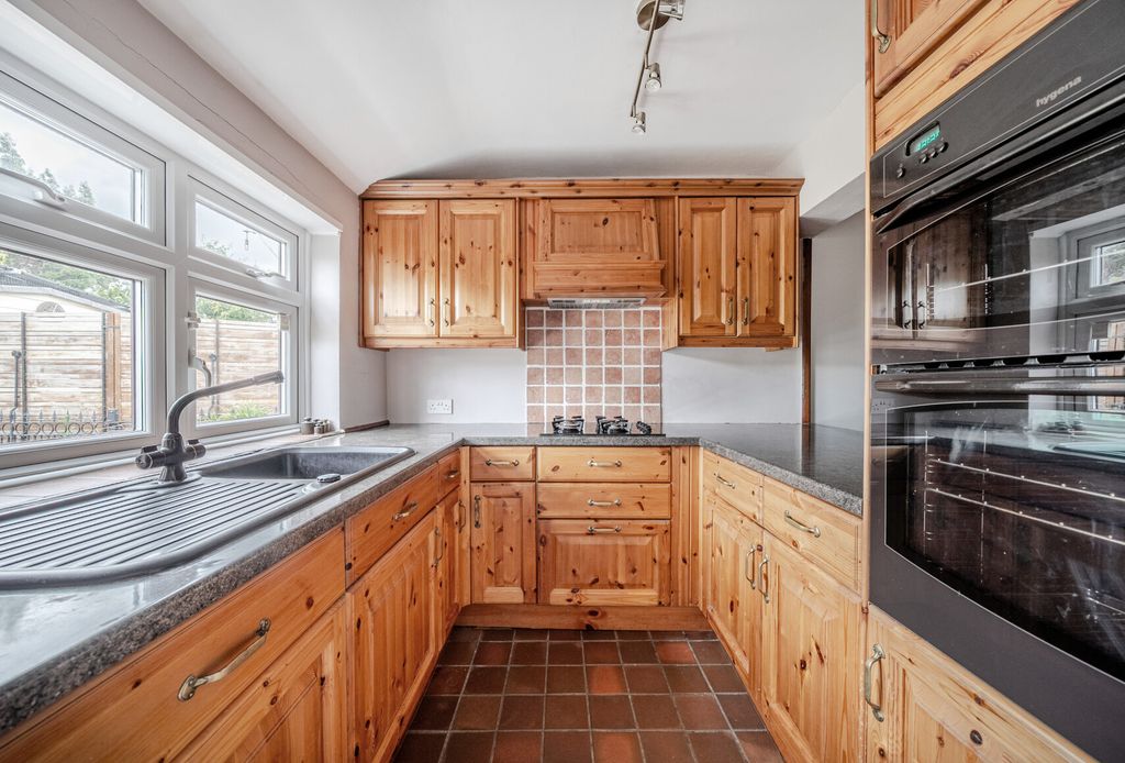 Property photo 3 of 13 1373795-6-6900cc2...