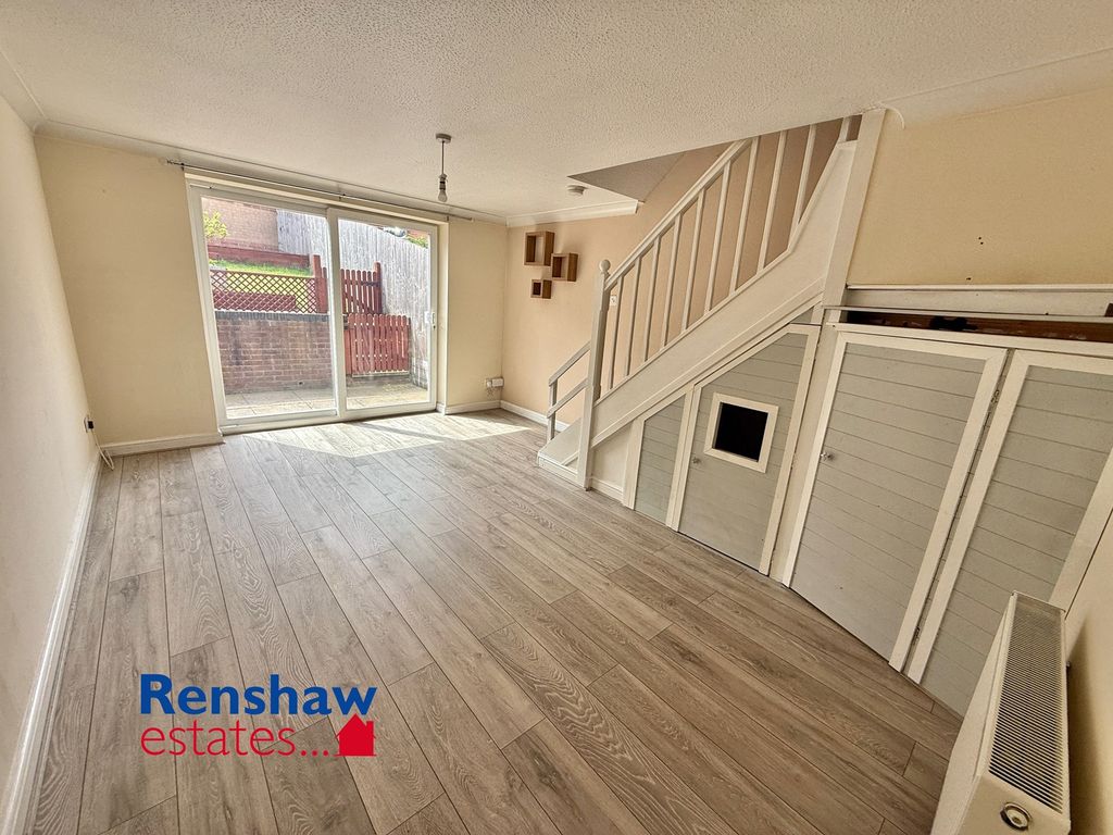 Property photo 1 of 7 L