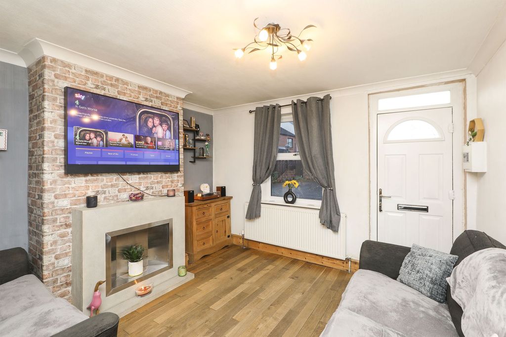Property photo 2 of 16
