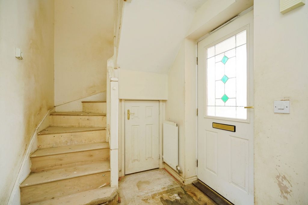 Property photo 2 of 17 Photo