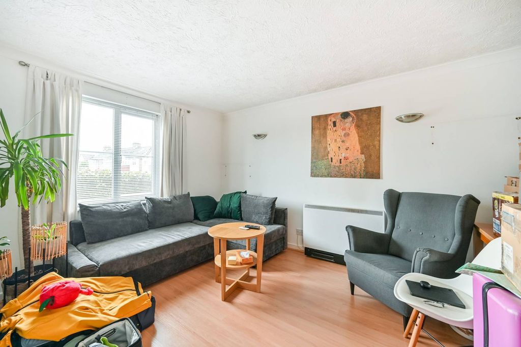 Property photo 3 of 7