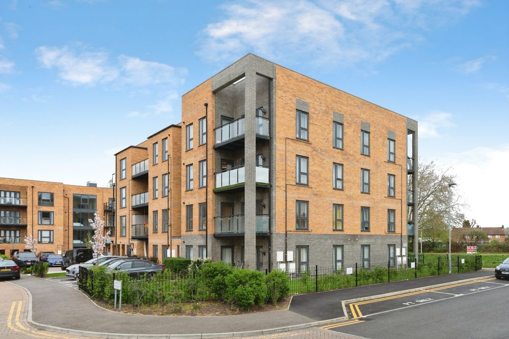 Property photo 1 of 18 Pbox-Img.Jpg