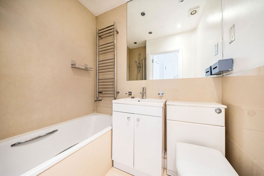 Property photo 3 of 4