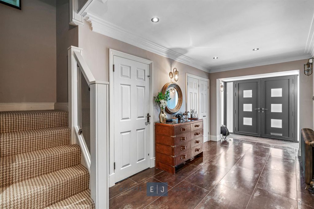 Additional image 5 of 4 bed detached house for saleWoodbury Hill, Loughton IG10