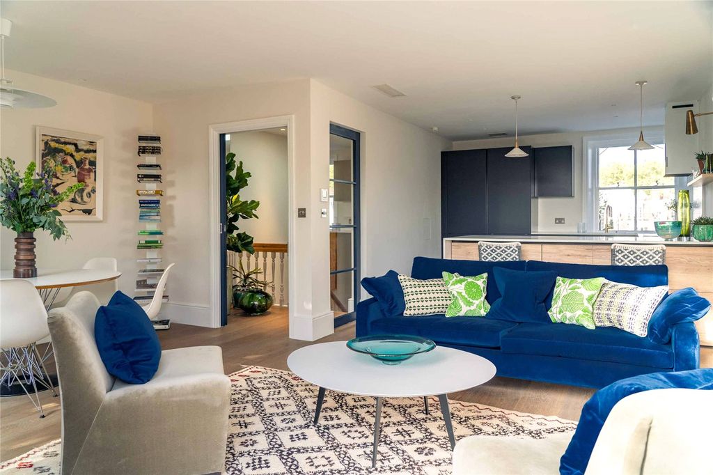 Property photo 1 of 18 Reception Room