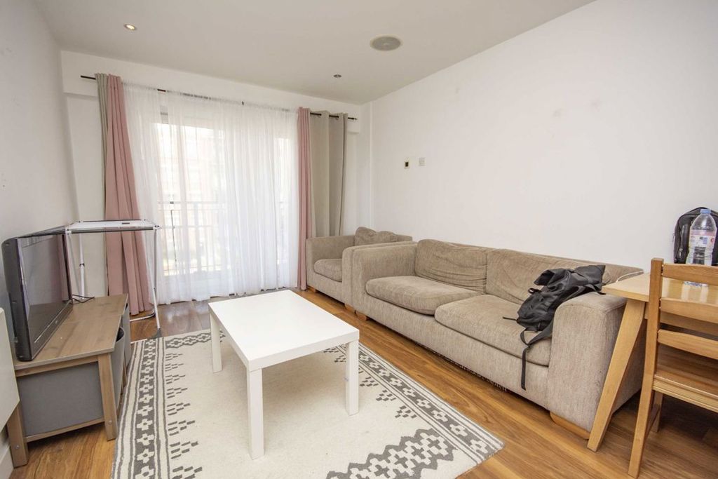 Property photo 2 of 7
