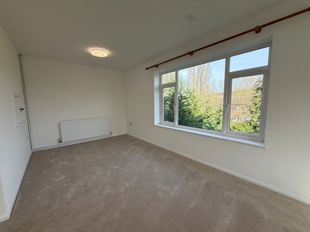 Property photo 3 of 9 Photo 7