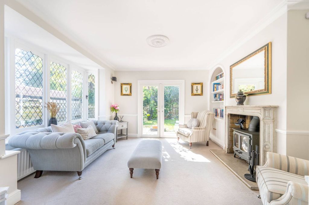 Property photo 2 of 25