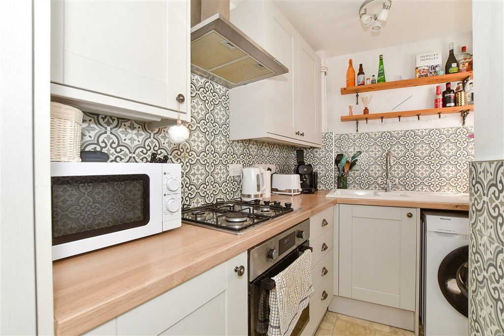 Property photo 3 of 13 Kitchen