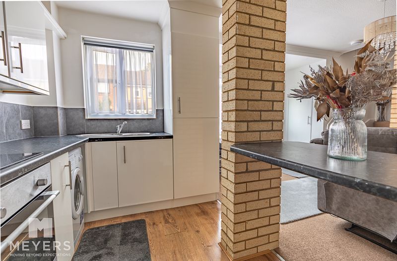 Property photo 2 of 9 Photo 6