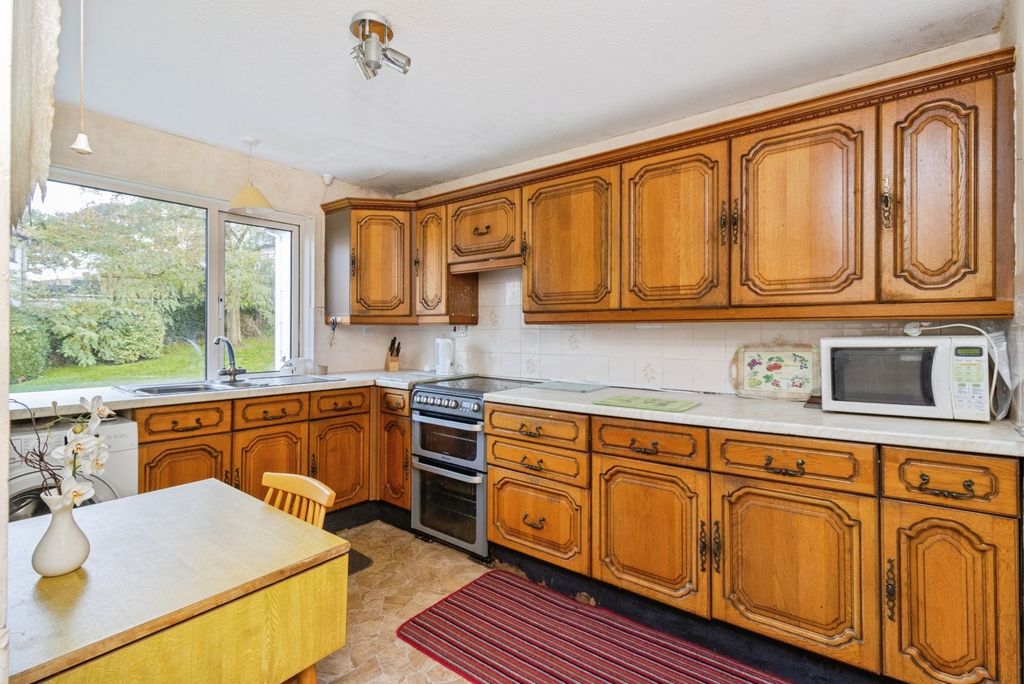 Property photo 2 of 17 Photo