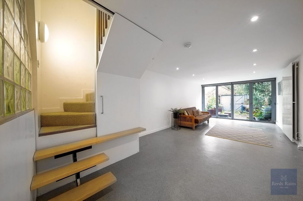 Property photo 2 of 19 Reception Room
