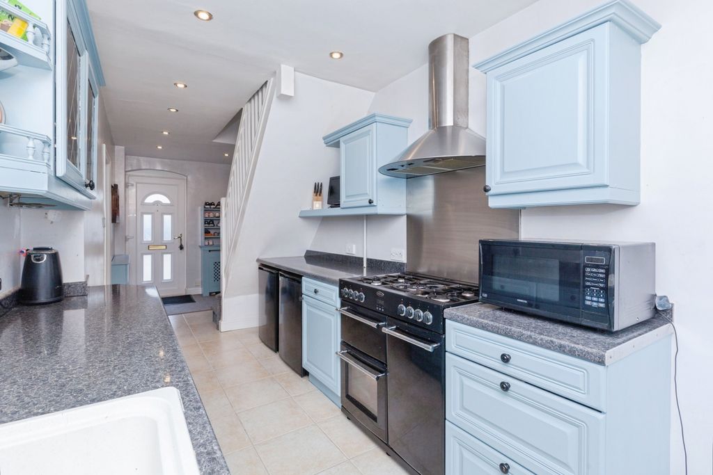 Property photo 3 of 10 Pbox-Img.Jpg