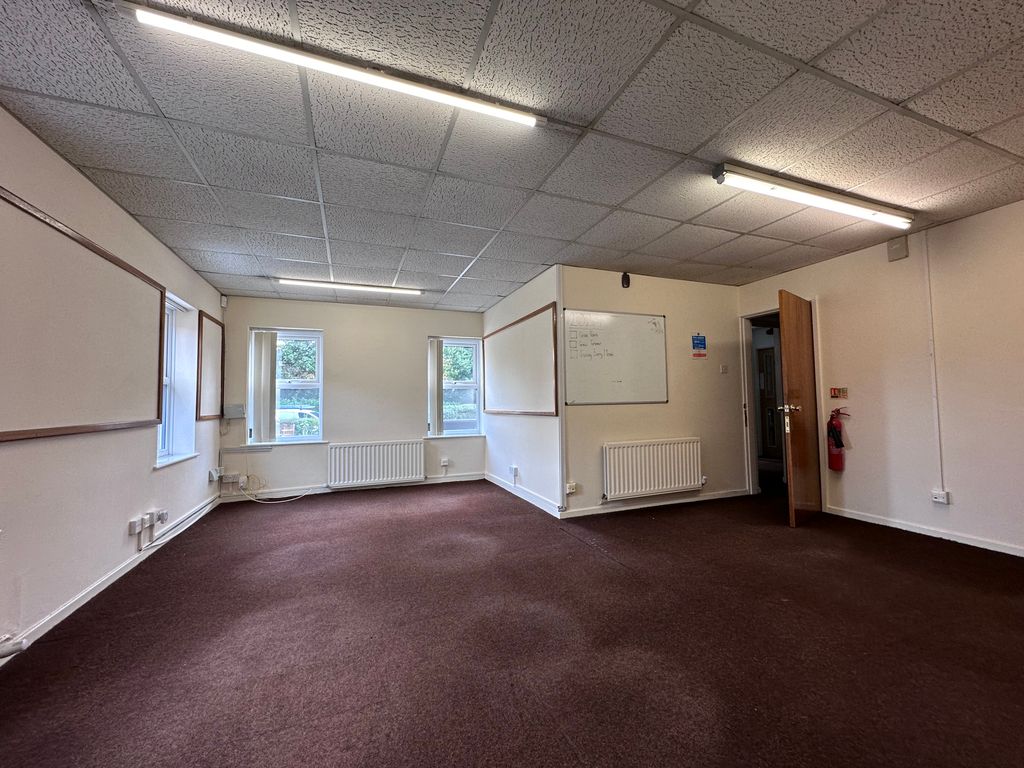 Property photo 3 of 6