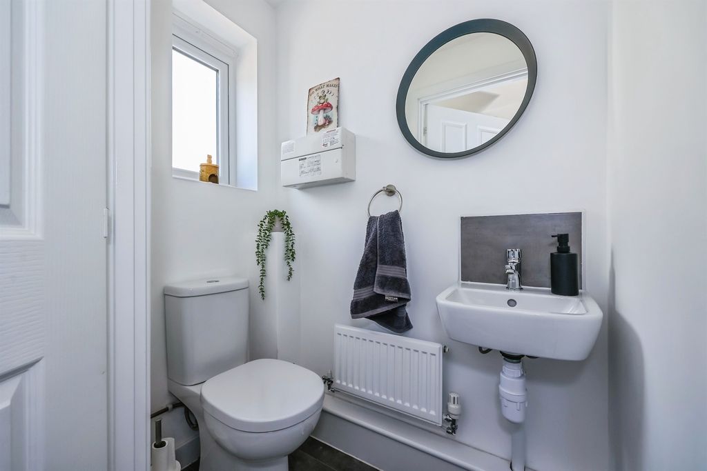 Property photo 3 of 19