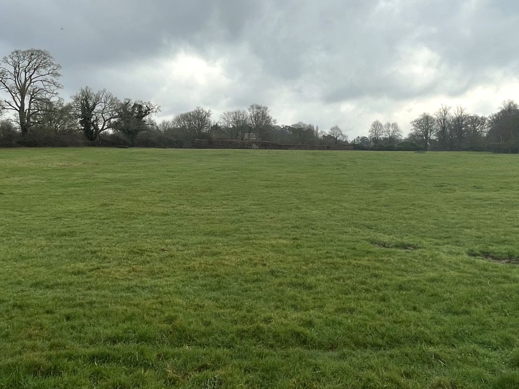 Property photo 3 of 6