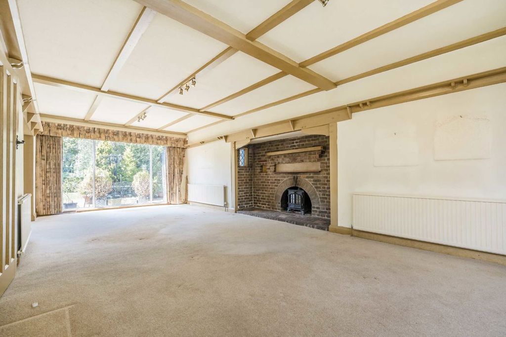 Property photo 2 of 8